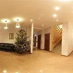 Wiktoria فندق شكلارسكا بوريبا